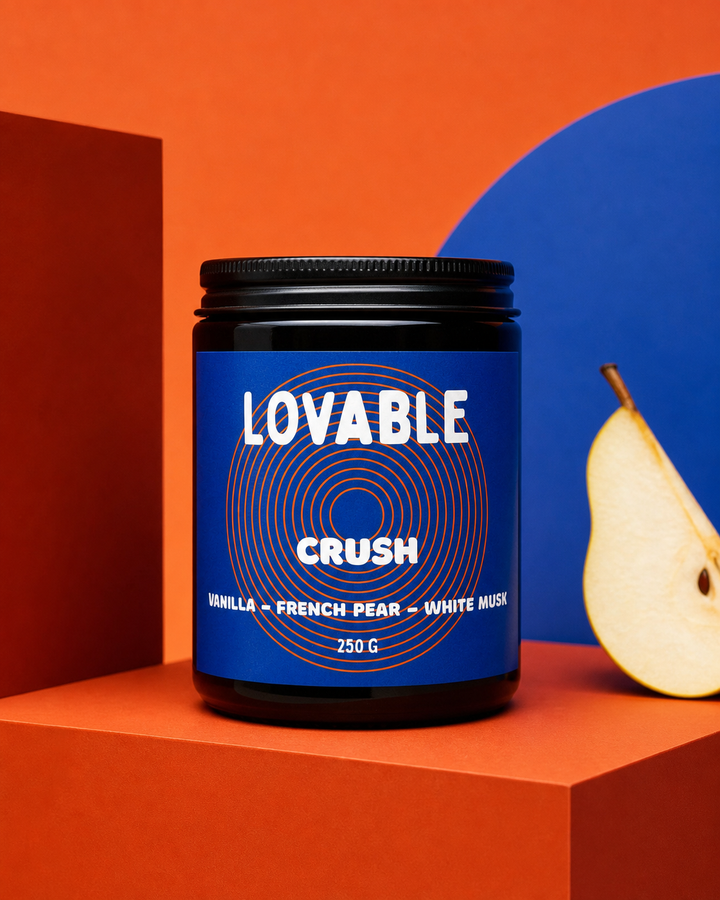 Lumânare CRUSH de 150 ml, cu vanilie, pară franțuzească și mosc alb