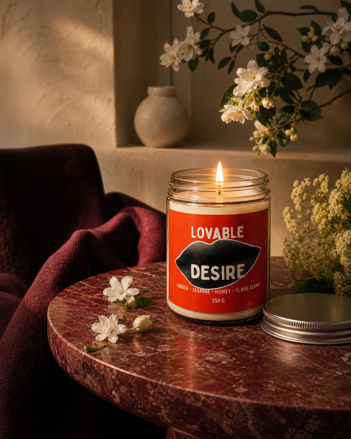 Lumânarea DESIRE într-un interior modern și elegant